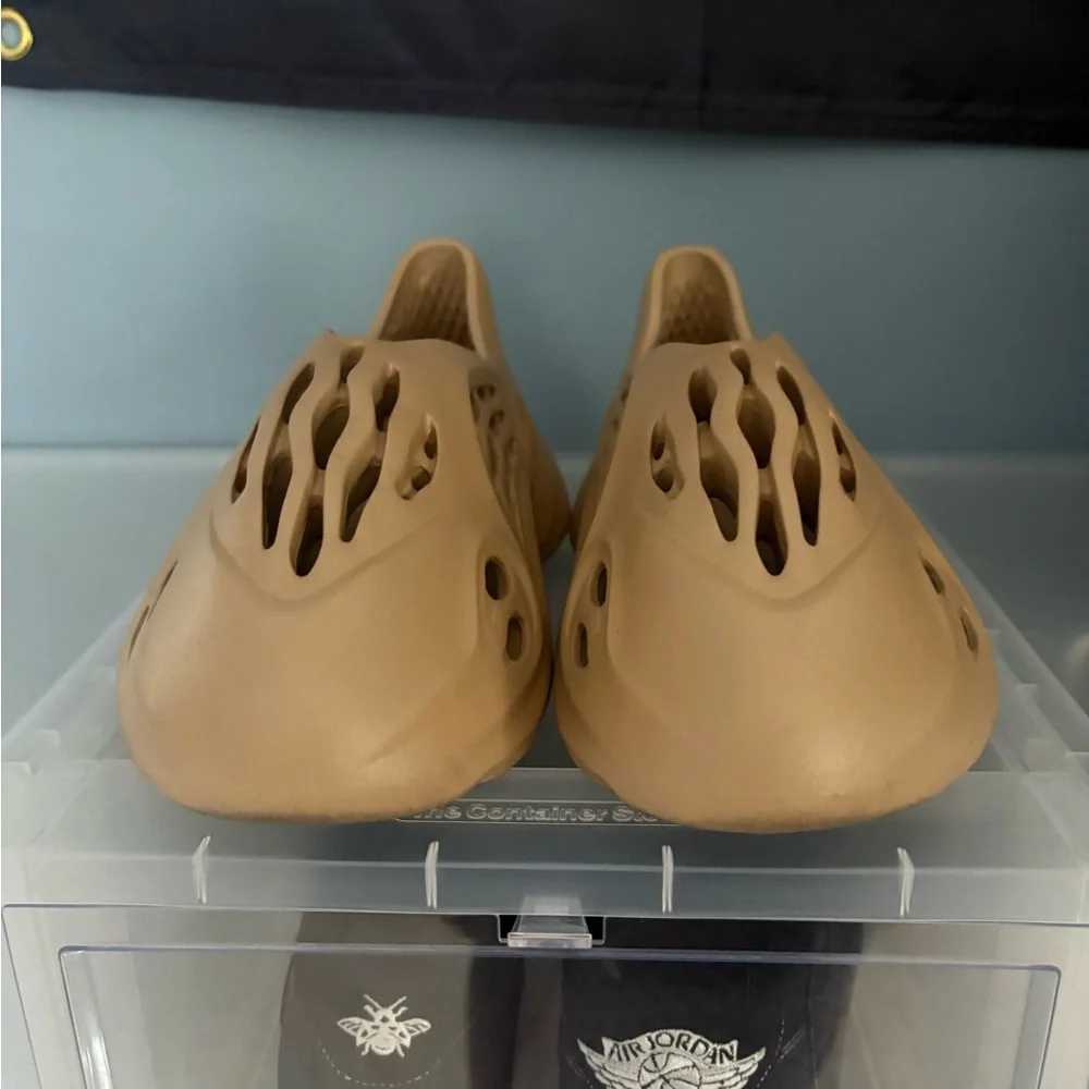 Yeezy foam runner. - Picture 4 of 9